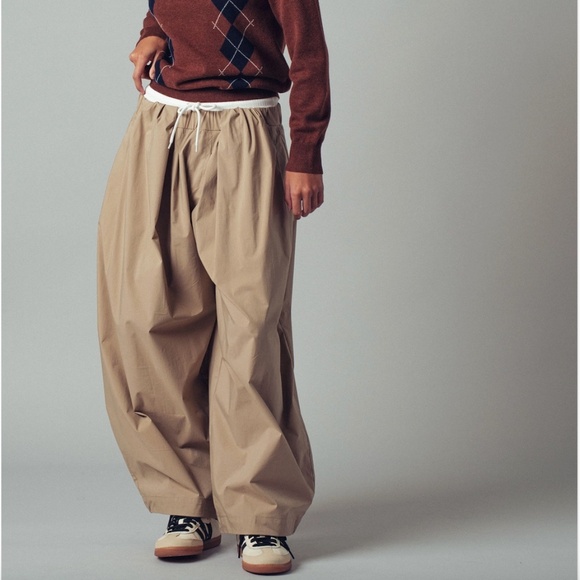 NEW! Urban Daisy Contrast Waist Cocoon Leg Khaki Pants, Women's Size’s S,M & L - Picture 9 of 9